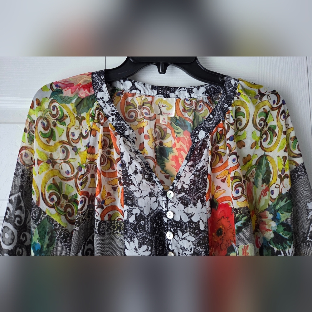 Fig and Flower Multicolor Floral Top Size S. Excellent condition. - Picture 3 of 11